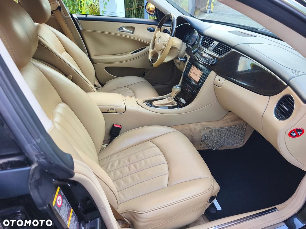 Mercedes-Benz CLS 500 - 24