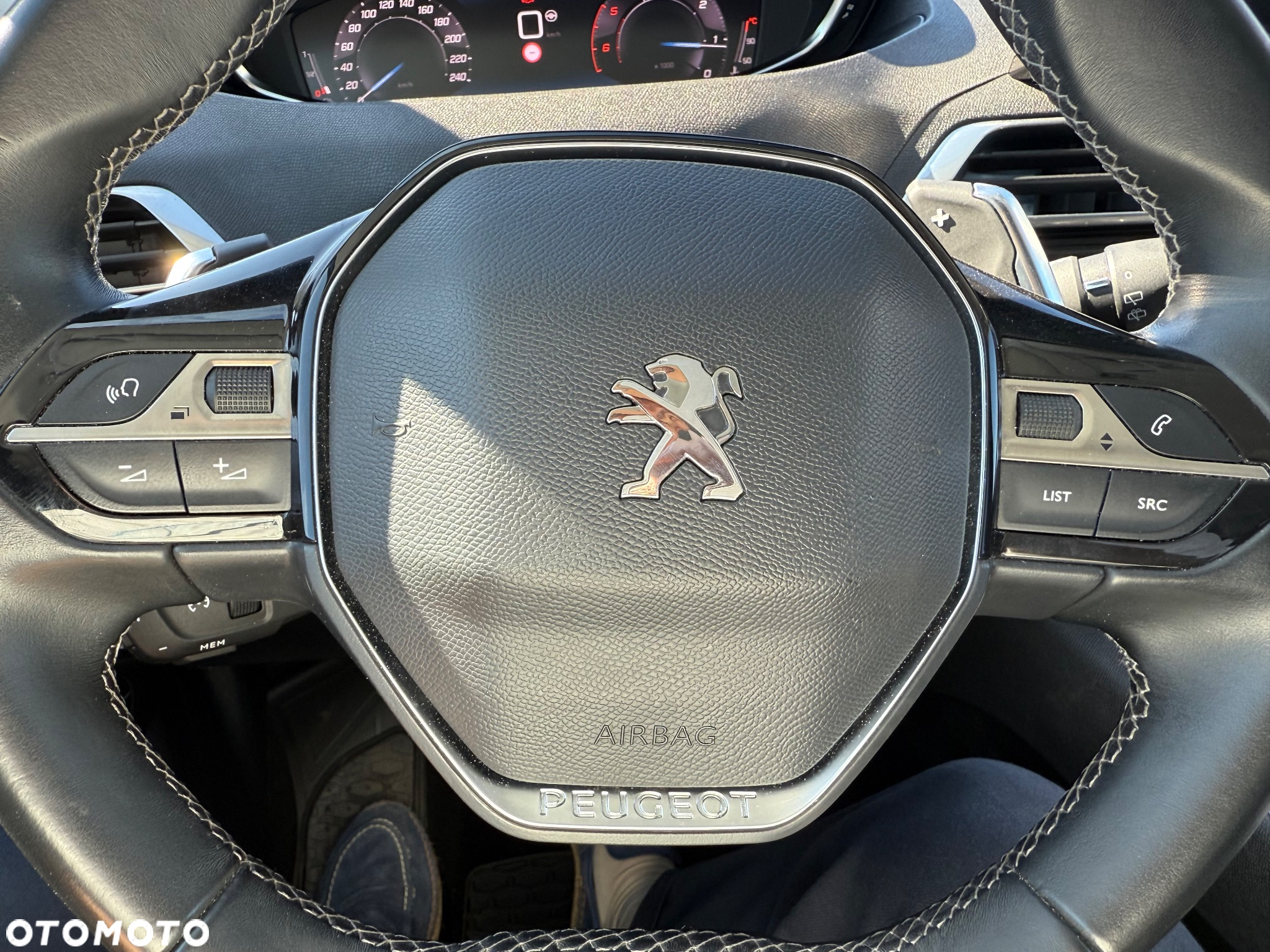 Peugeot 5008 2.0 BlueHDi Allure Pack S&S EAT8 - 33