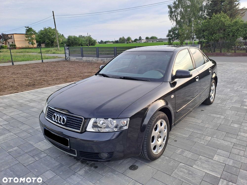 Audi A4 Limousine - 1