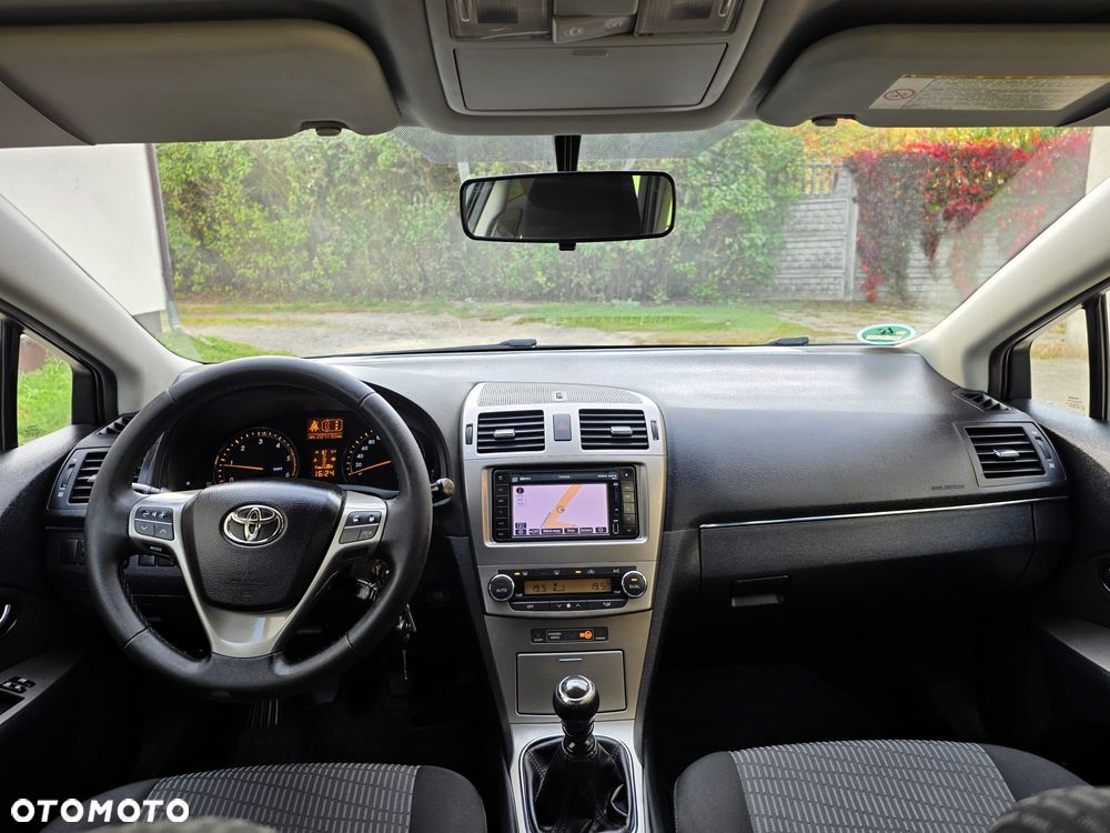 Toyota Avensis 2.0 D-4D Sol Premium - 6