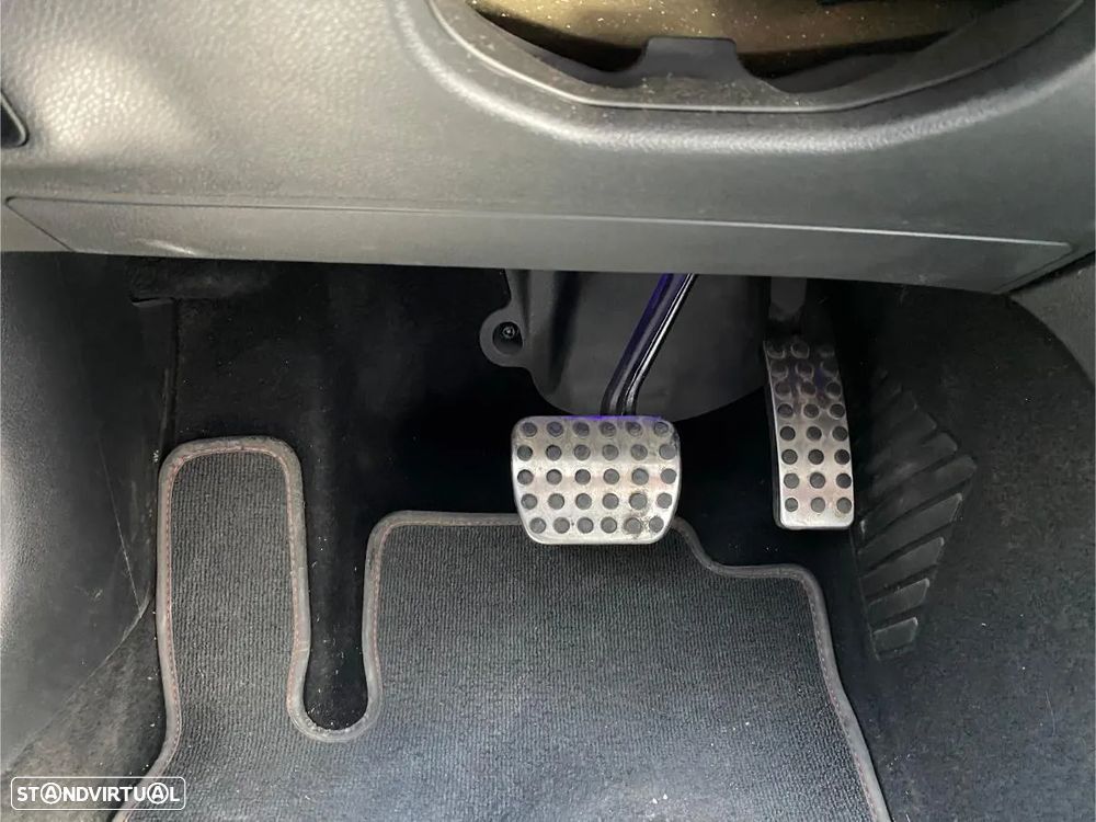 Mercedes-Benz CLA 200 d Shooting Brake AMG Line Aut. - 40