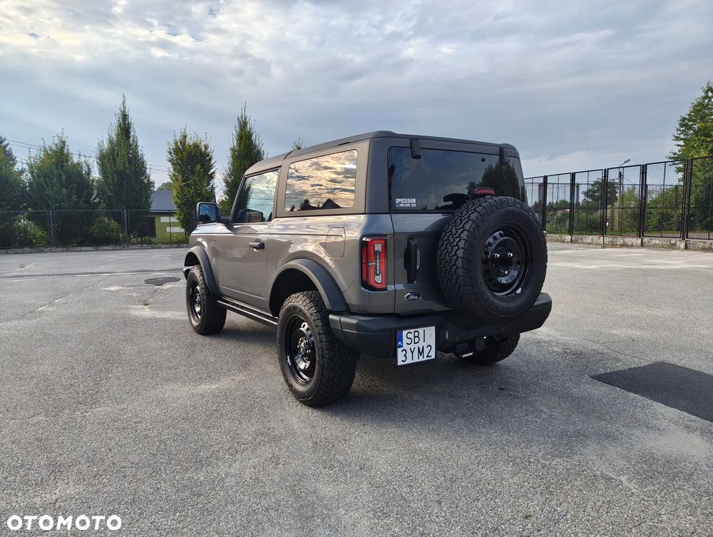Ford Bronco - 9