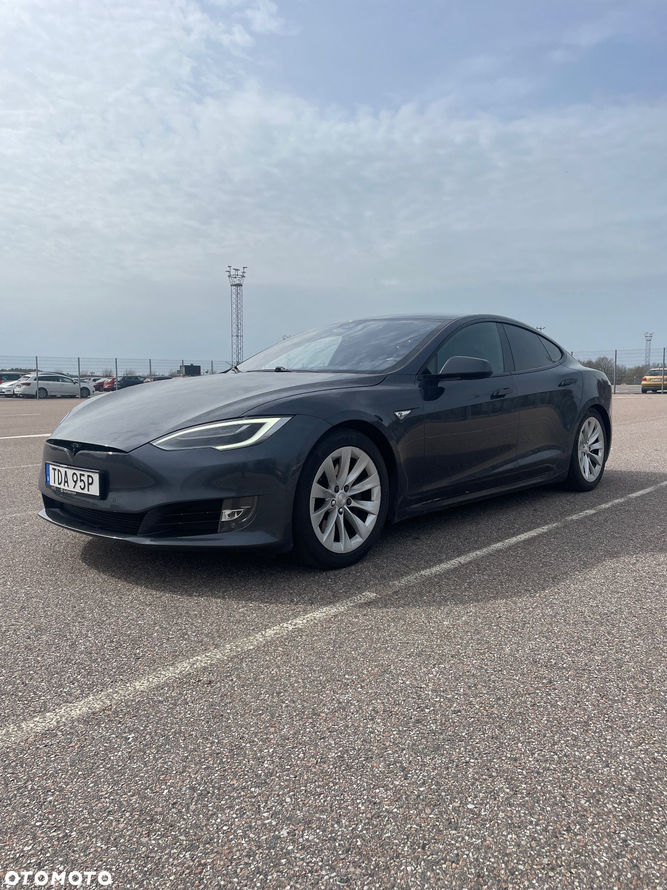 Tesla Model S - 1