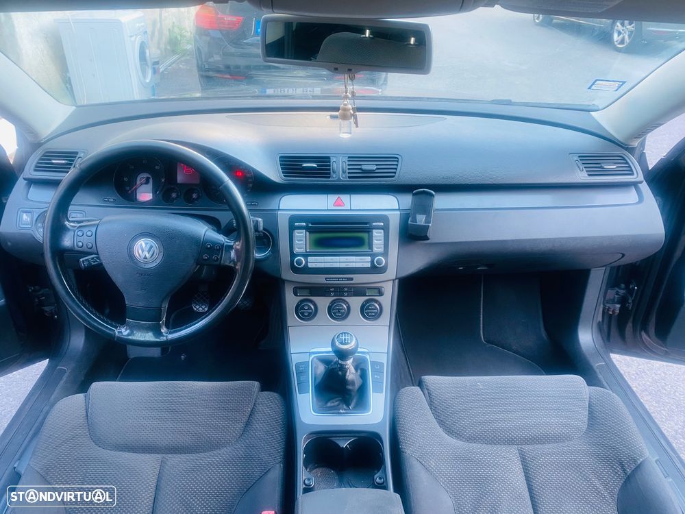 VW Passat Variant 2.0 TDi 4M Confortline - 9