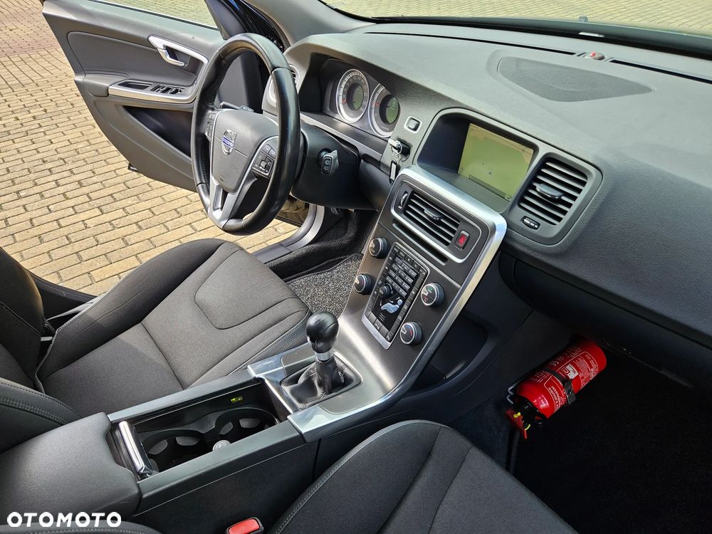 Volvo V60 D2 Kinetic - 32