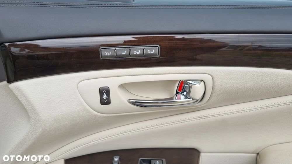Lexus LS 600h Ambience h - 40