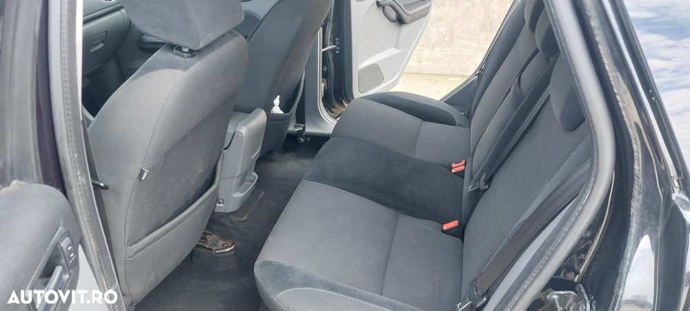 Ford Focus 1.6 TDCI Ghia - 11