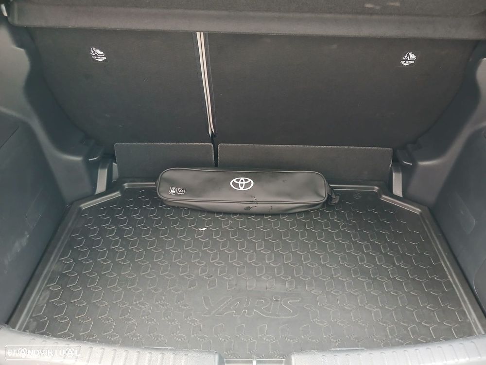 Toyota Yaris - 10