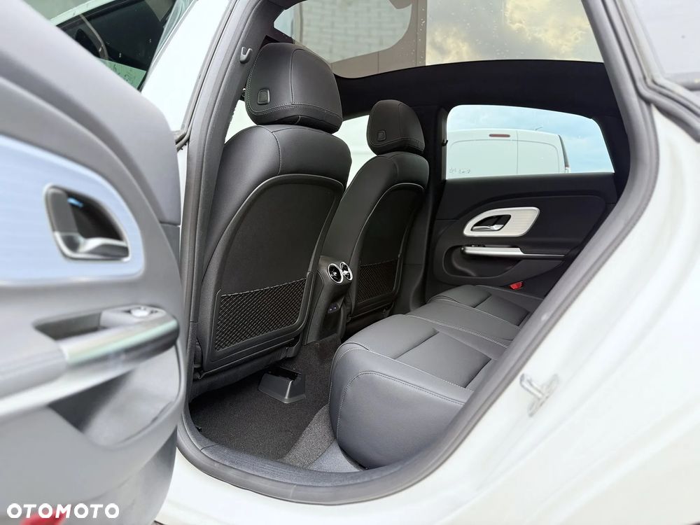 Mercedes-Benz CLA - 22