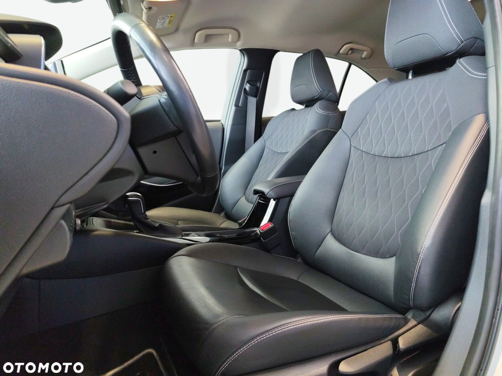 Toyota Corolla - 10