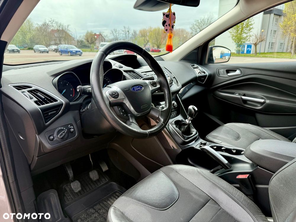 Ford Kuga 2.0 TDCi 2x4 Titanium - 16