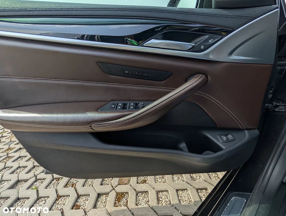 BMW Seria 5 530i Luxury Line - 35