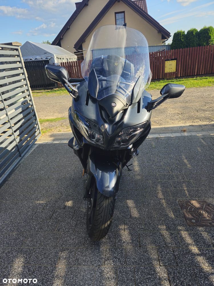 Yamaha FJR - 2