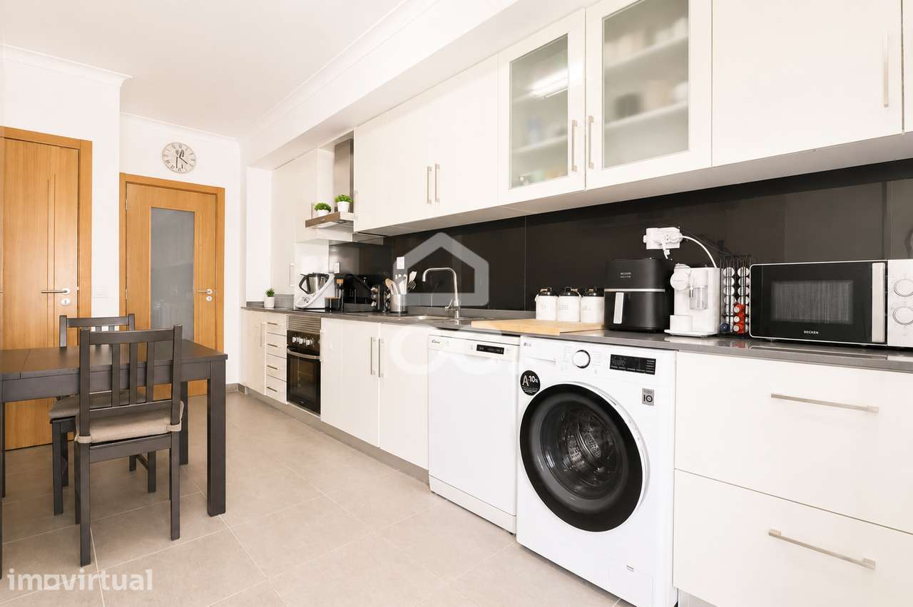 Apartamento T3 com Suíte, Garagem Fechada e Excelentes Acabamentos | U - Grande imagem: 3/26