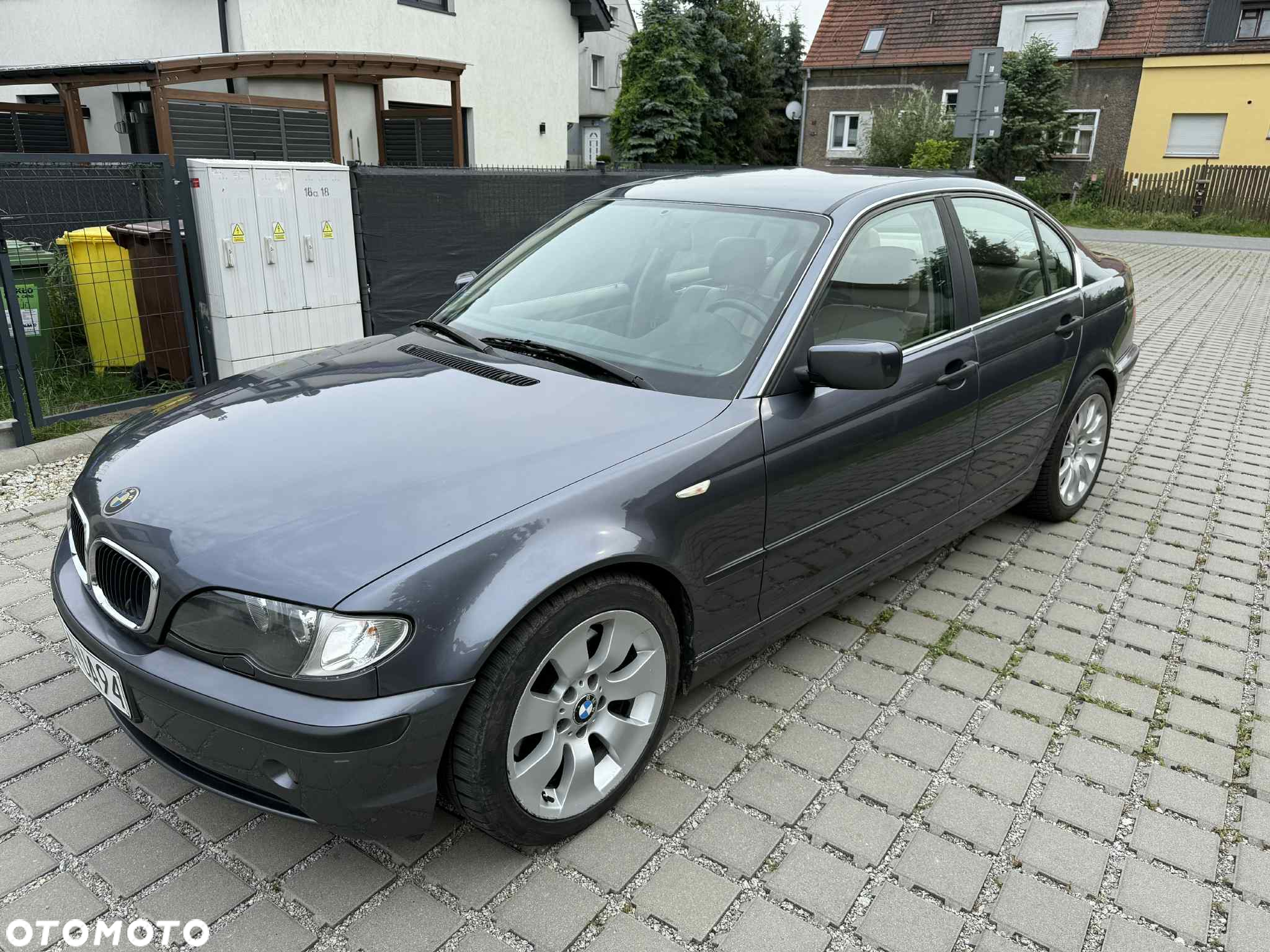 BMW Seria 3 330i - 3