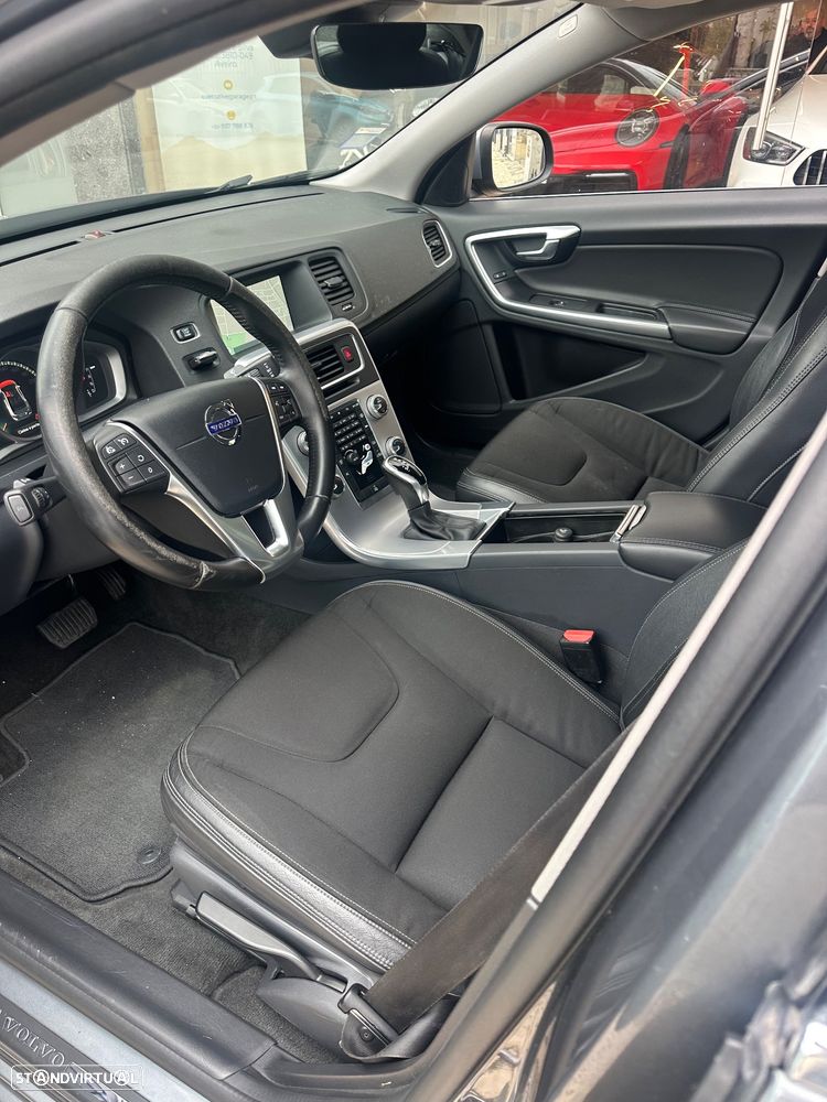 Volvo S60 2.0 D3 Momentum Geartronic - 8