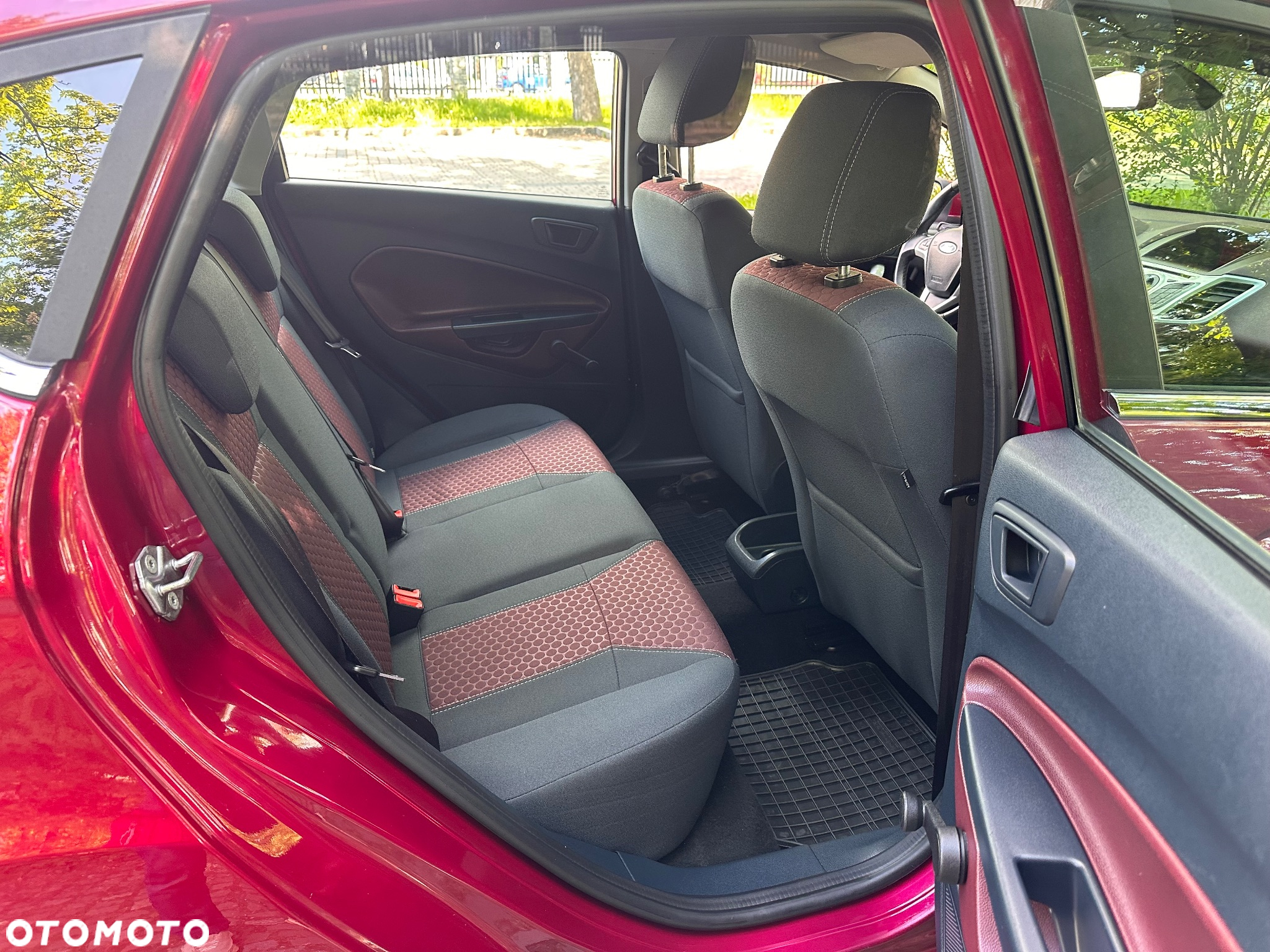 Ford Fiesta 1.6 TDCi DPF Titanium - 7
