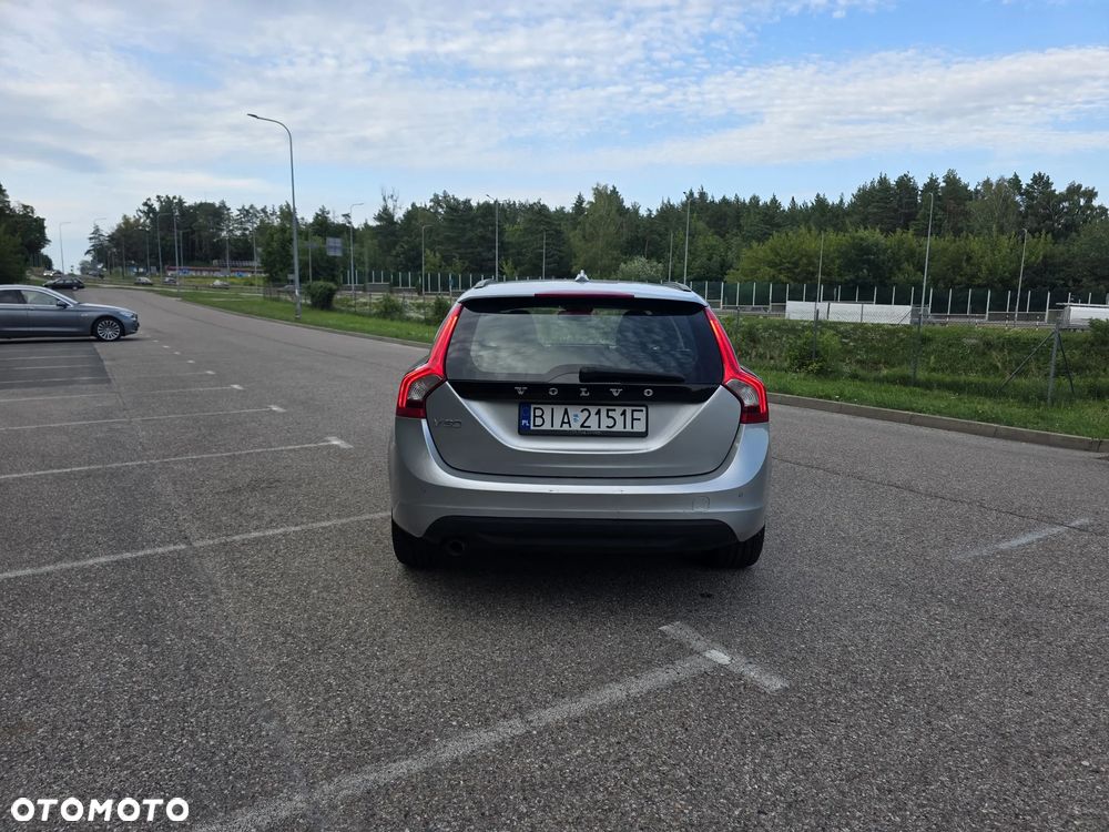 Volvo V60 D2 Edition - 13