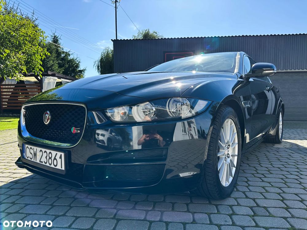 Jaguar XE 2.0 D R-Sport - 1
