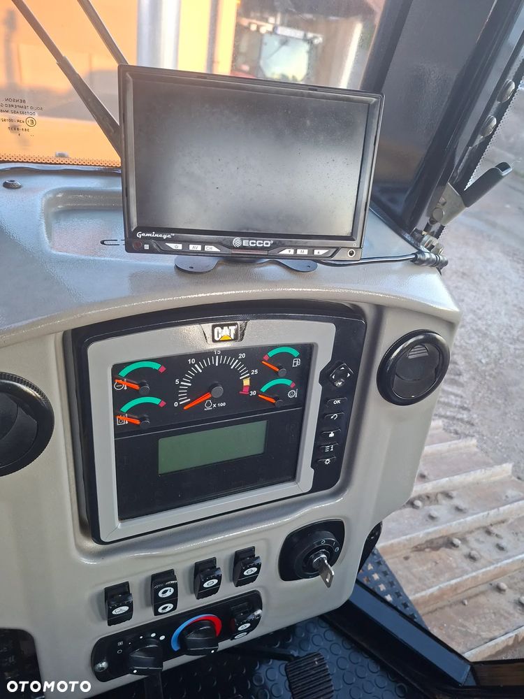 Caterpillar CAT D6N LGP - 32