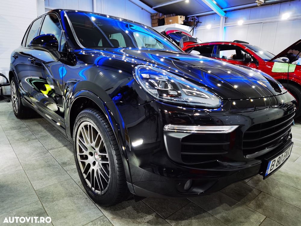 Porsche Cayenne - 1