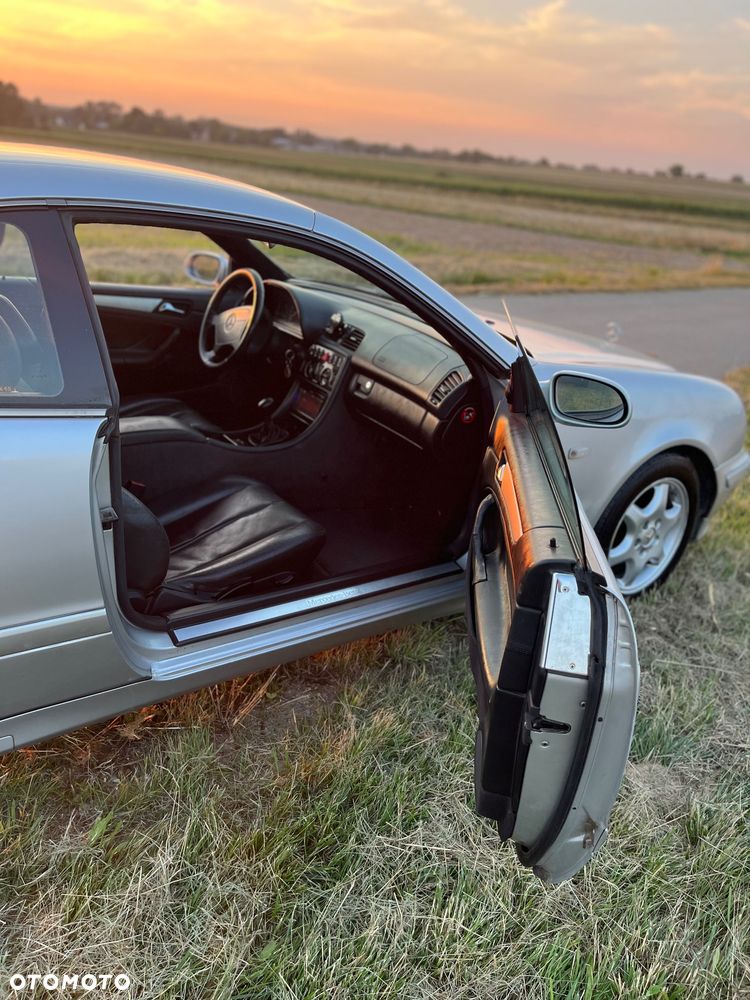 Mercedes-Benz CLK - 11