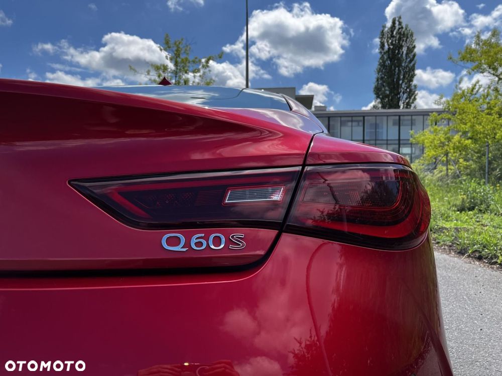 Infiniti Q60 - 11