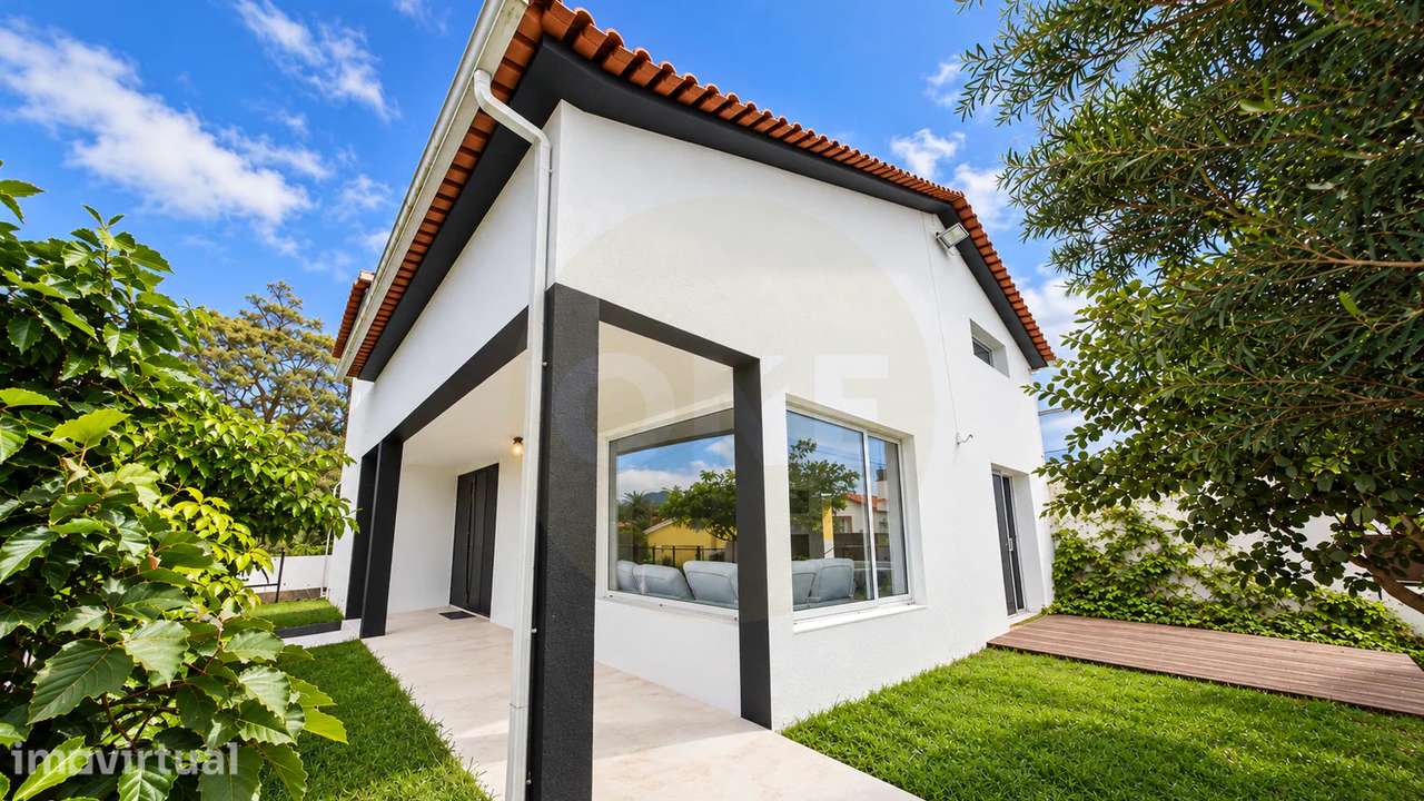 Moradia T3 com Jardim, Terraço e Garagem – Pico da Pedra - Grande imagem: 4/45