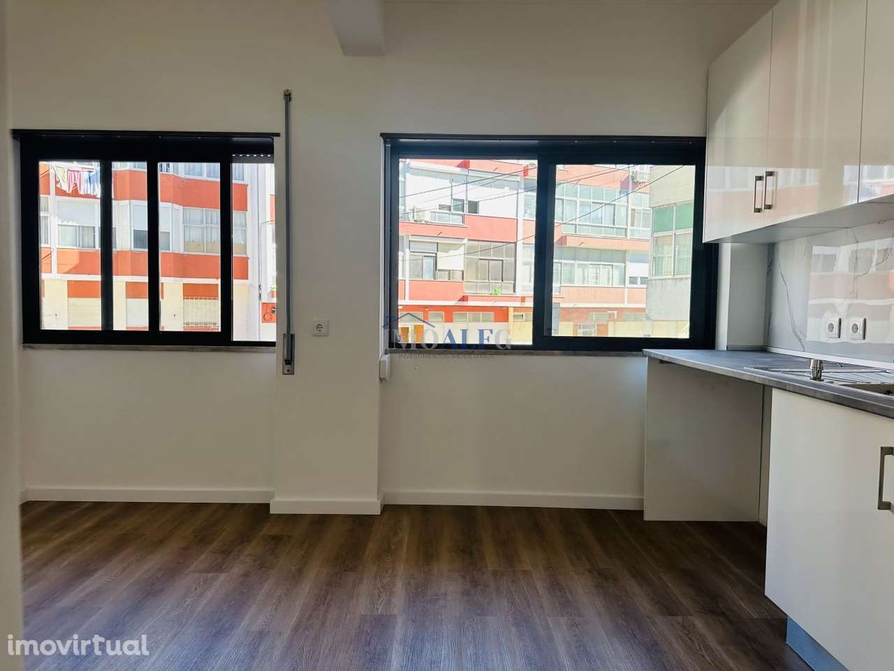 Apartamento T3 remodelado na avenida principal do Barreiro - Grande imagem: 4/15