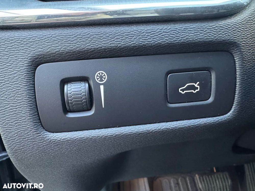 Volvo XC 60 D4 AWD Geartronic Momentum - 21