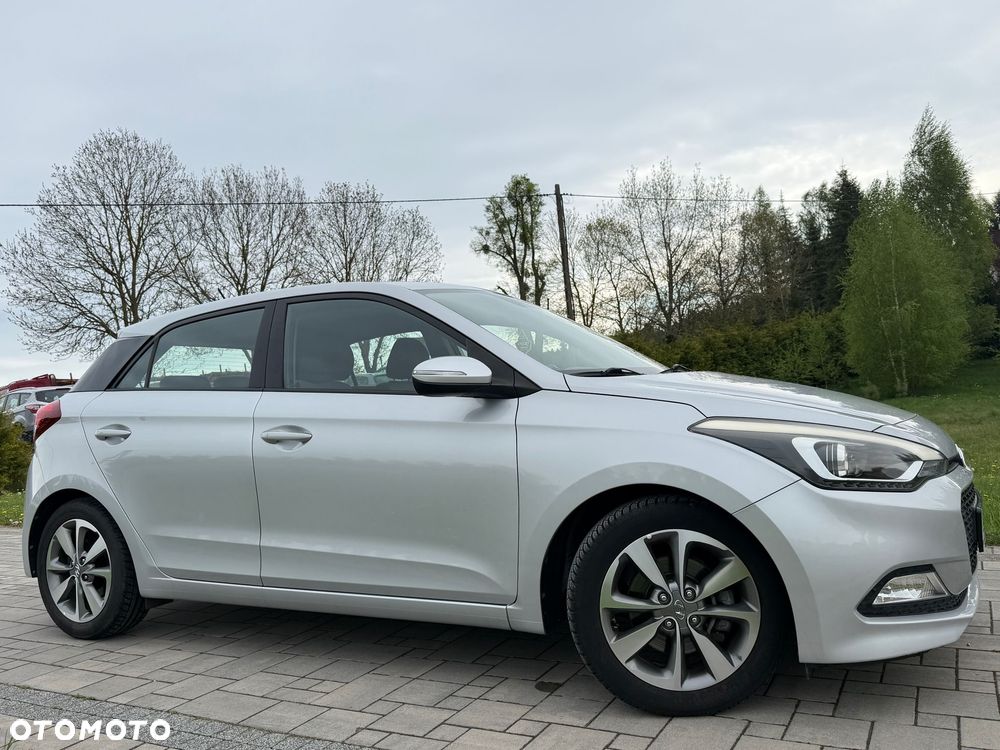 Hyundai i20 1.1 CRDi Style - 10