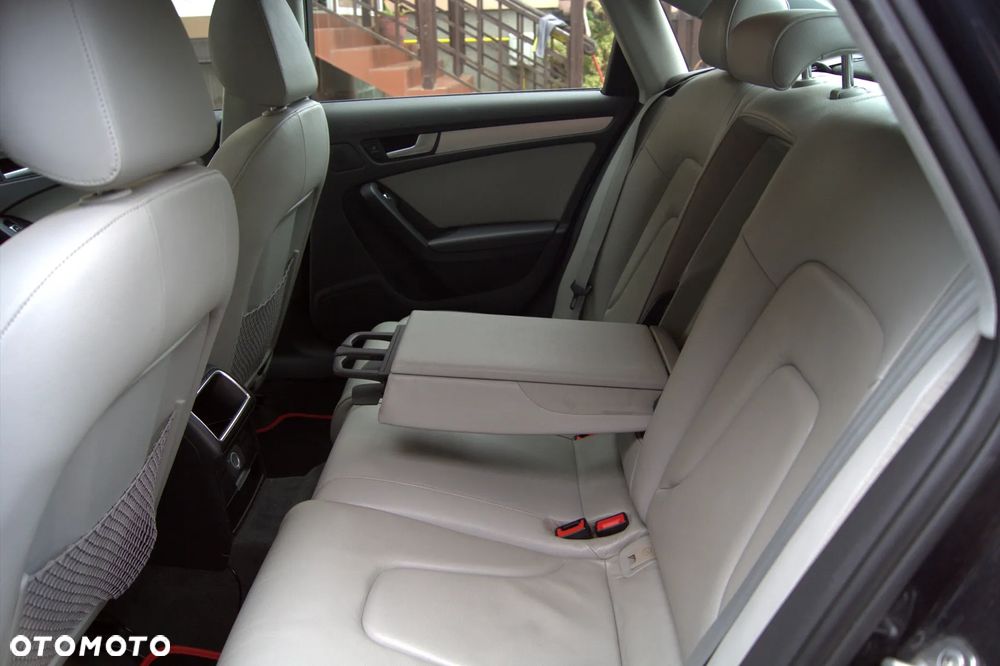 Audi A4 Limousine - 11