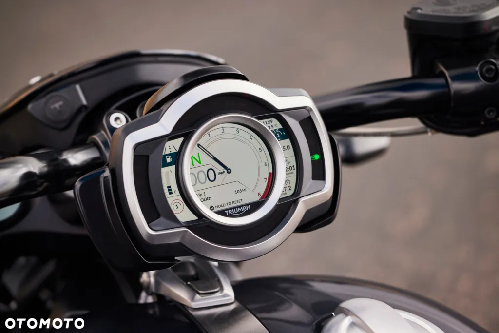 Triumph Rocket - 9