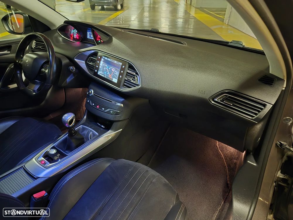 Peugeot 308 SW 1.6 e-HDi Allure - 40