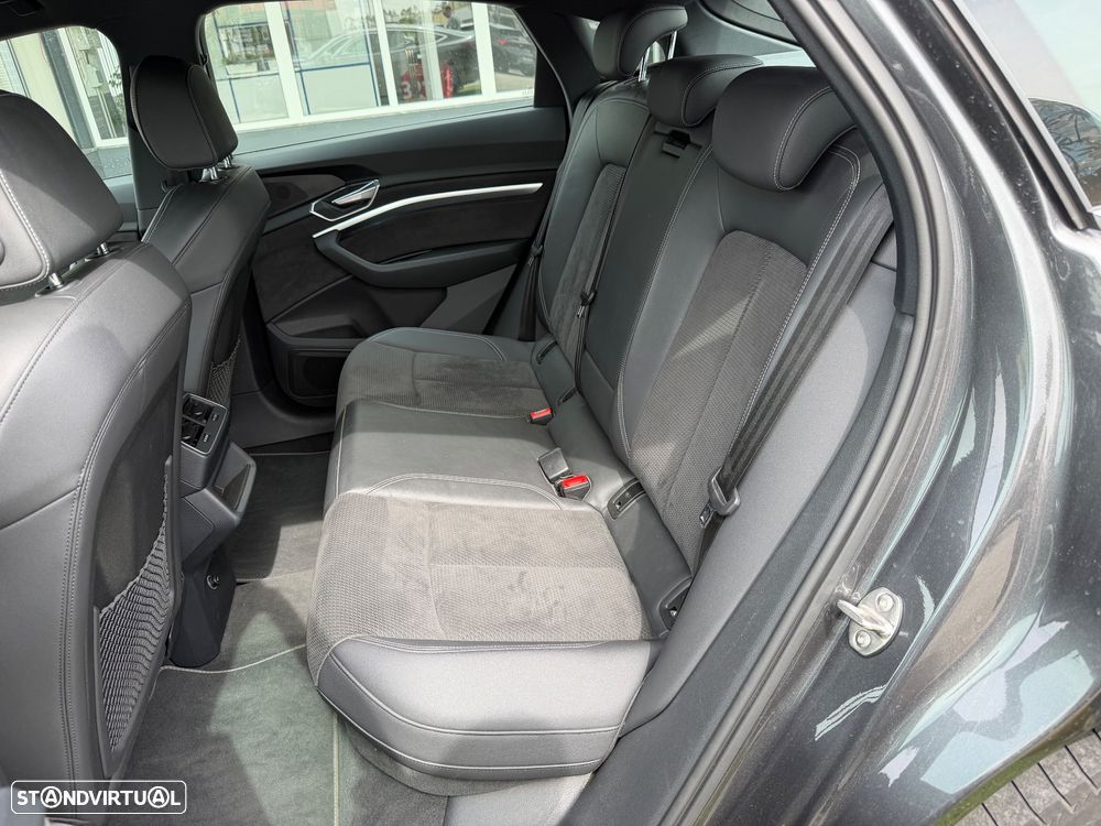 Audi e-tron 55 quattro S line - 19