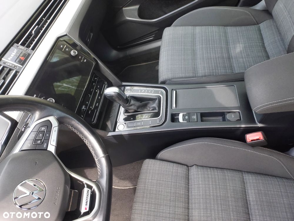 Volkswagen Passat Variant 2.0 TDI SCR DSG 4Motion Business - 12