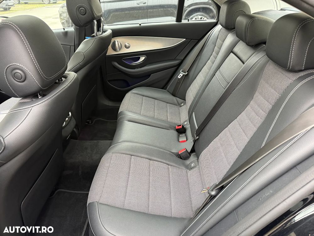 Mercedes-Benz E 200 4MATIC Aut. - 9