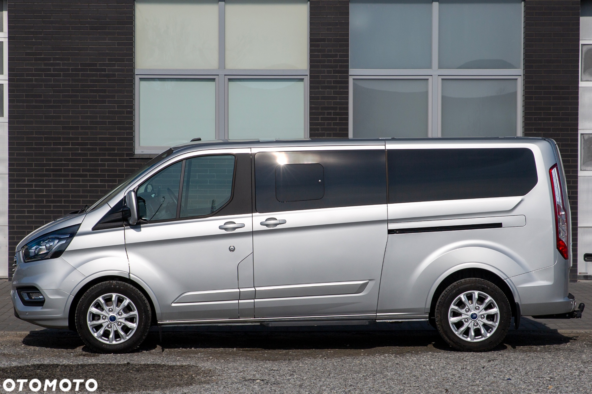 Ford Tourneo Custom - 6