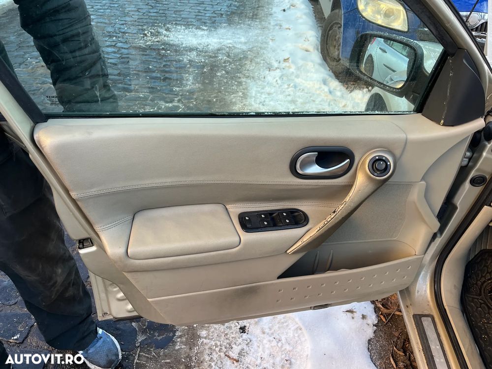 Dezmembrez Renault Megane II facelift bej auriu 1,5 DCI 2007 TED11 - 3