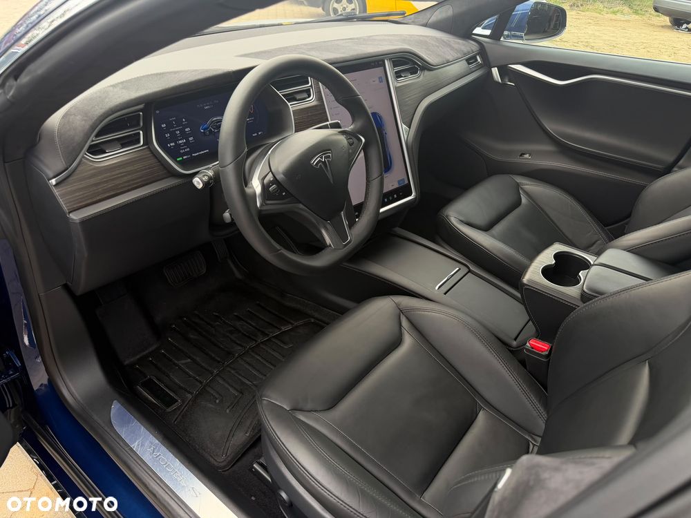 Tesla Model S - 18