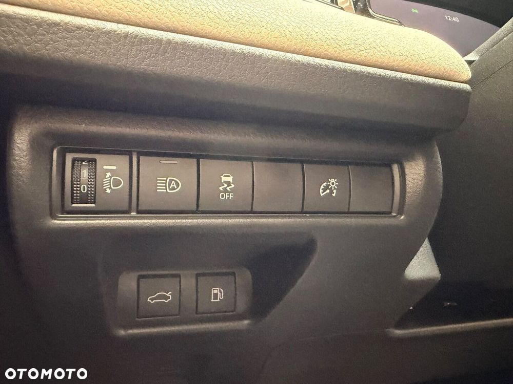 Toyota Camry - 21