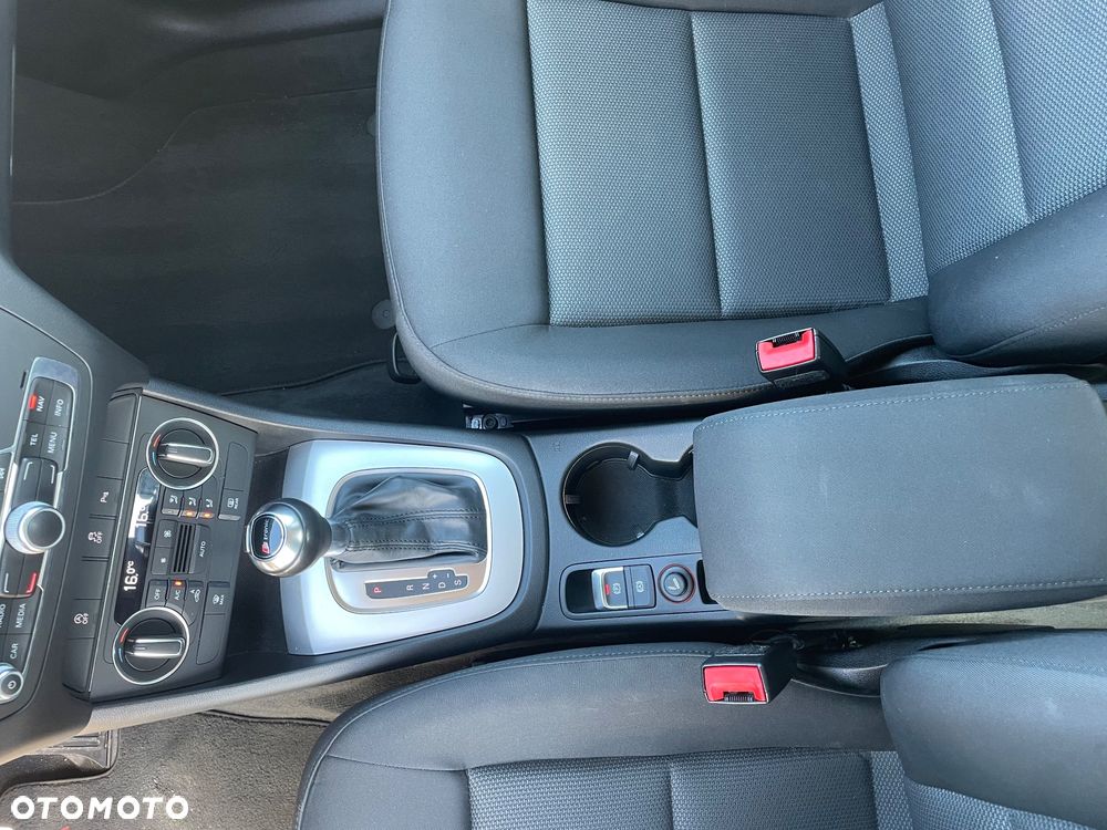Audi Q3 2.0 TDI S tronic design - 17