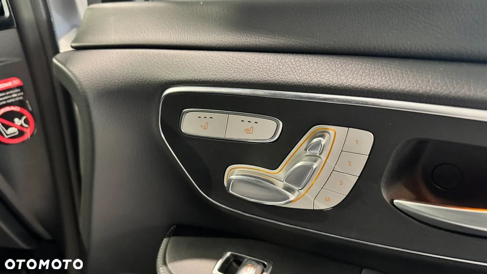 Mercedes-Benz Klasa V - 30