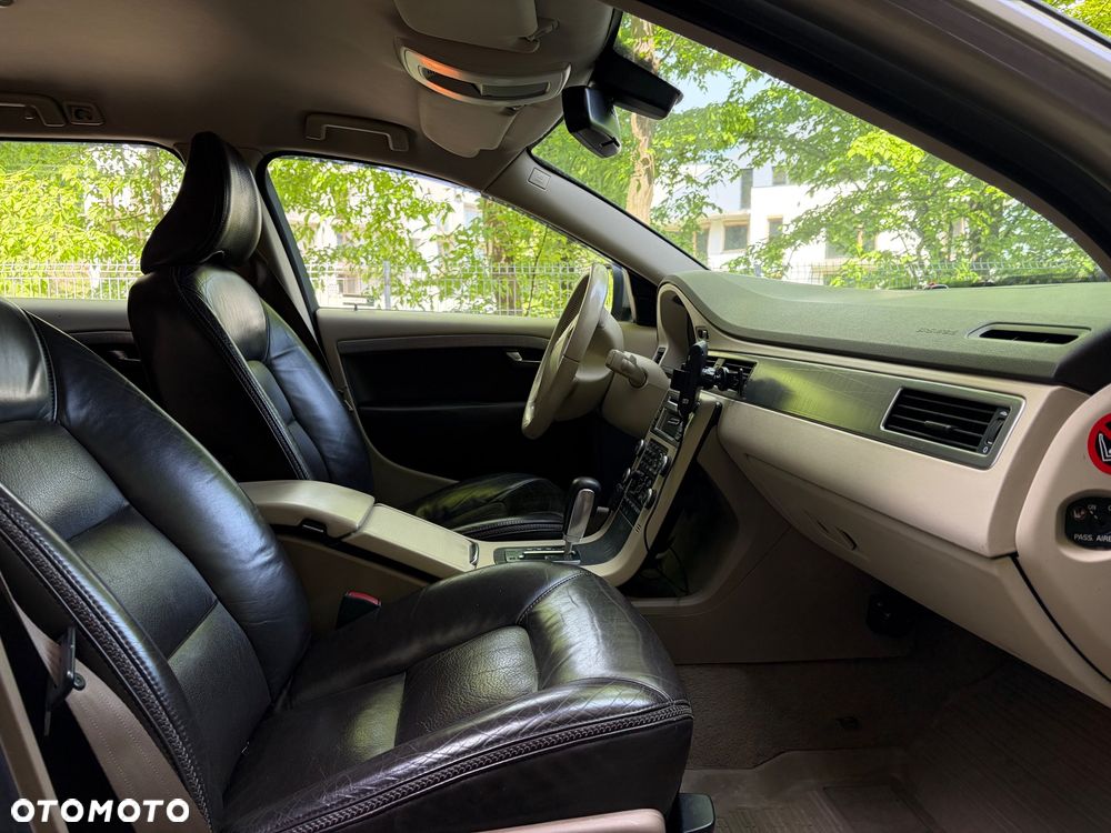 Volvo XC 70 3.2 AWD Momentum - 8