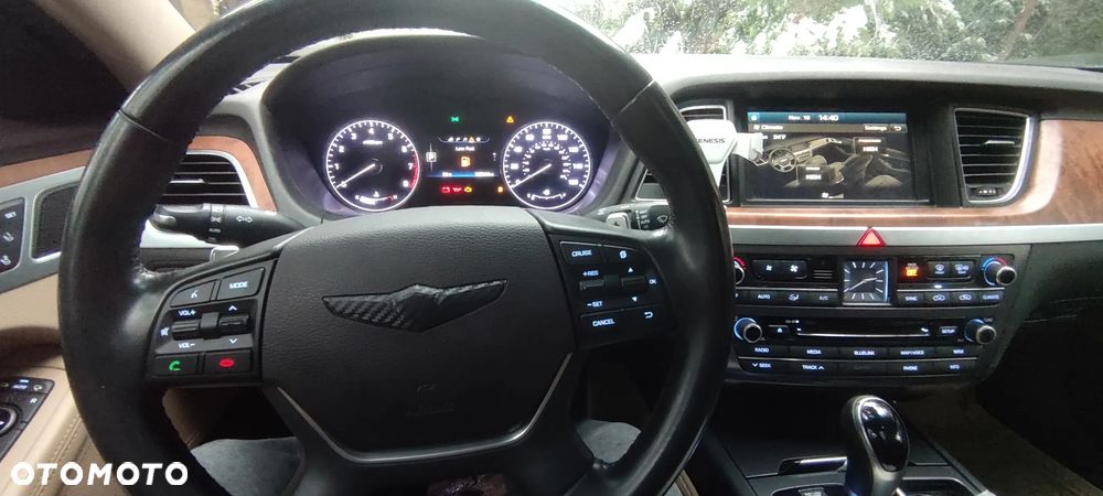 Hyundai Genesis 3.8 V6 GDI - 11