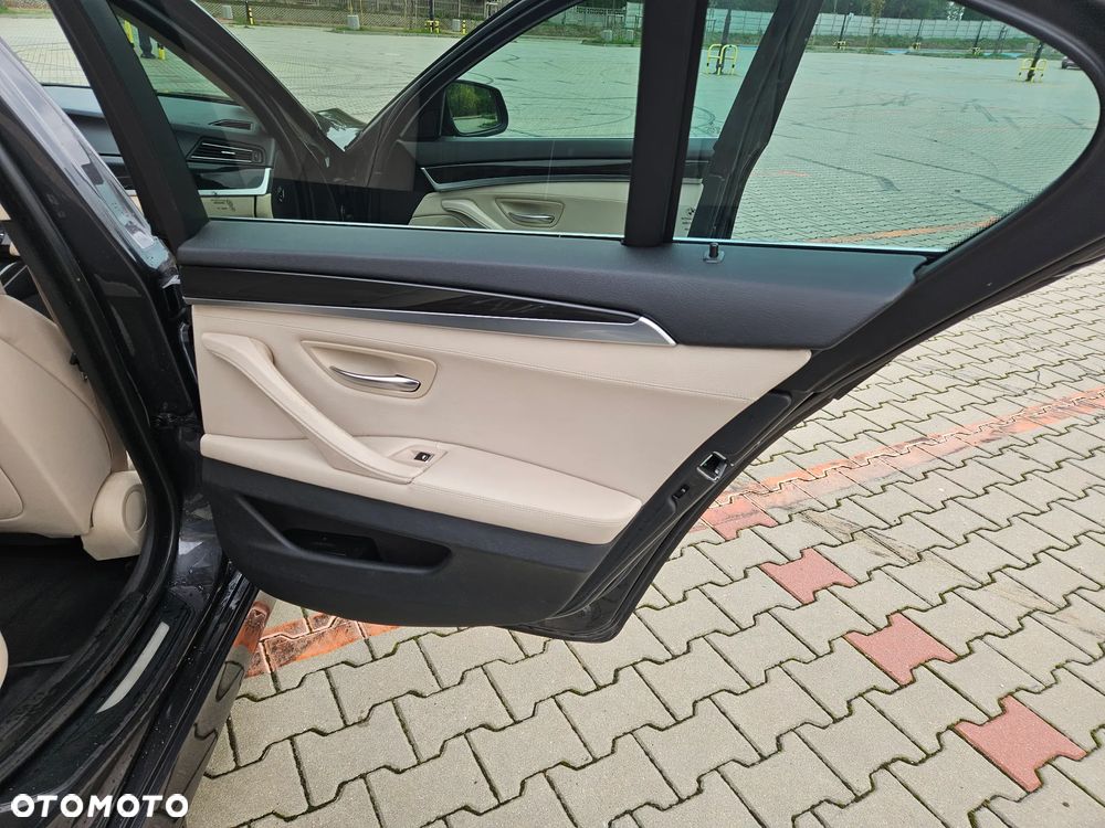 BMW Seria 5 525d - 18