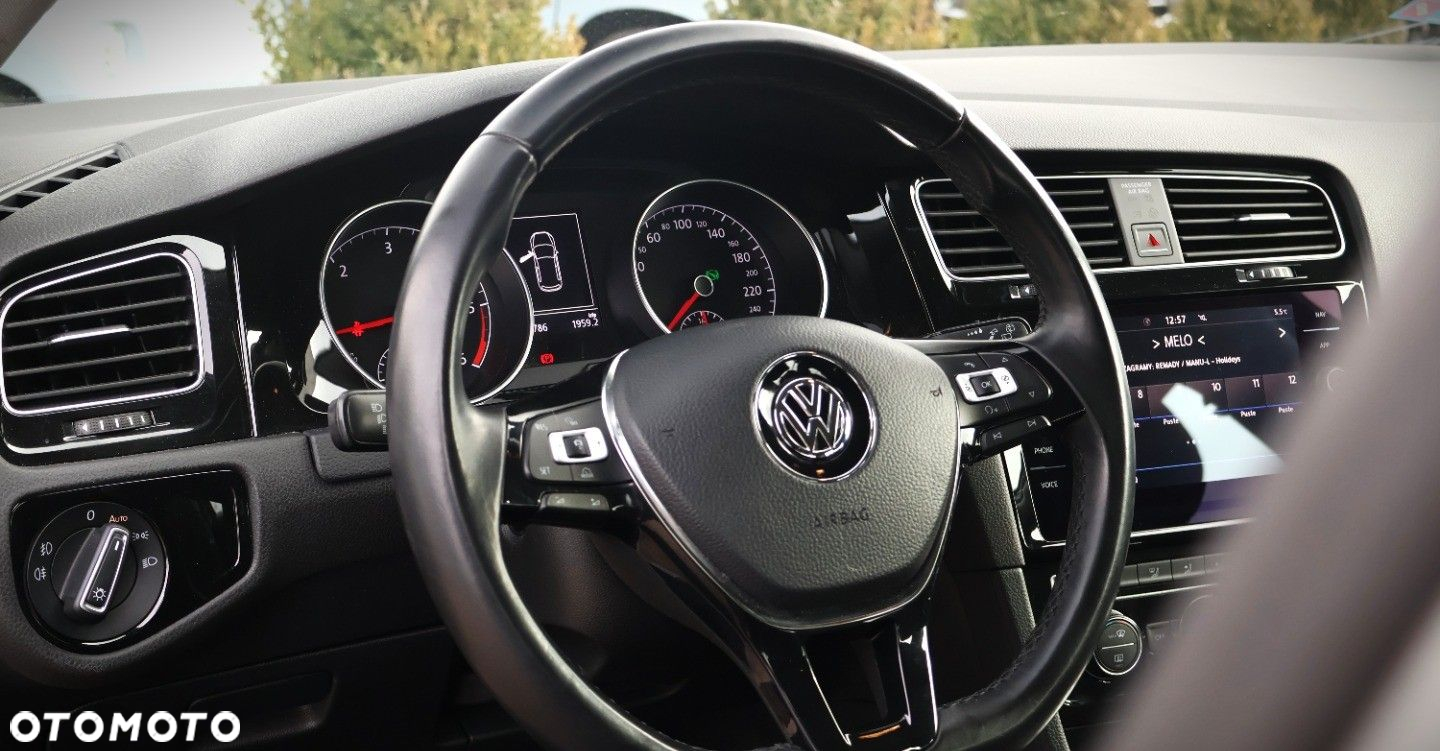Volkswagen Golf - 11