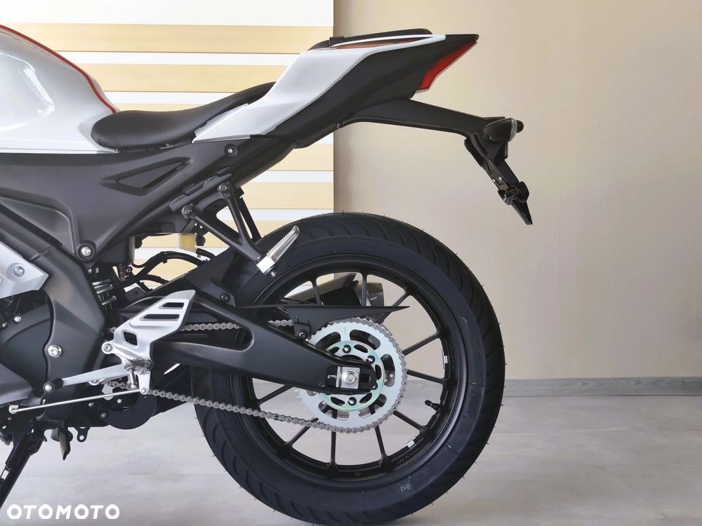 Yamaha YZF - 7