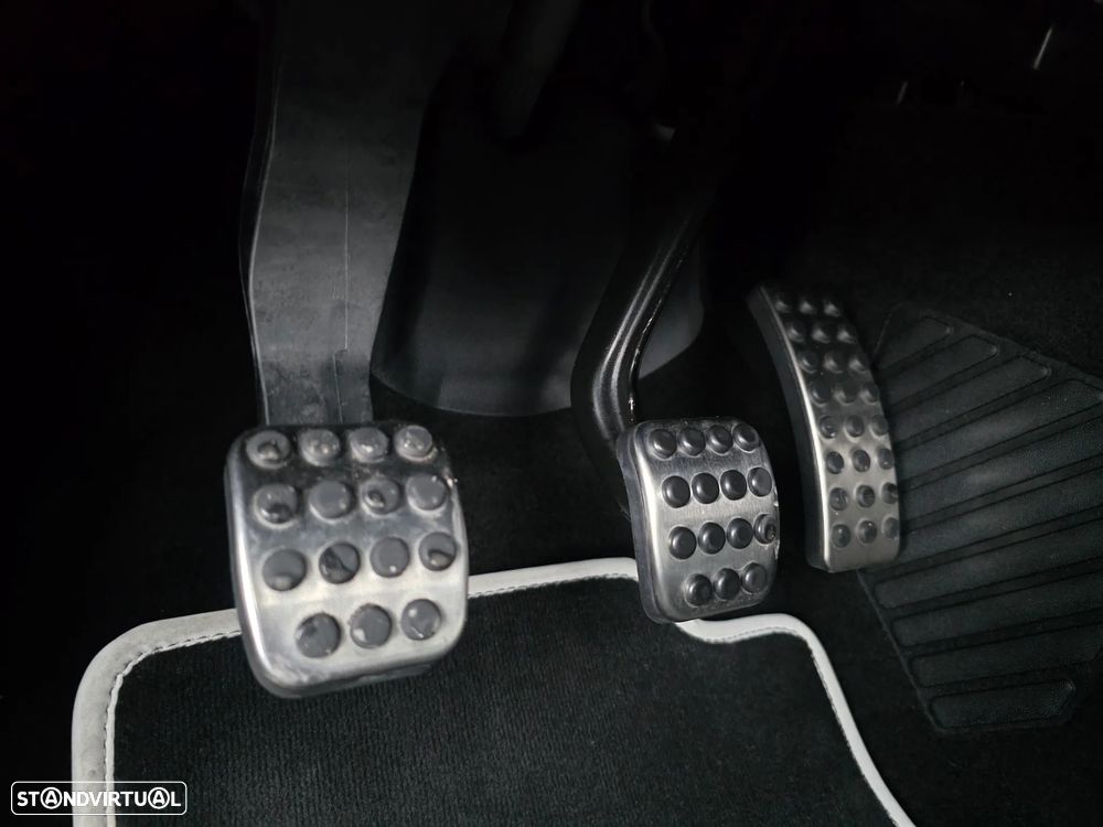 Mercedes-Benz A 180 d Urban - 23