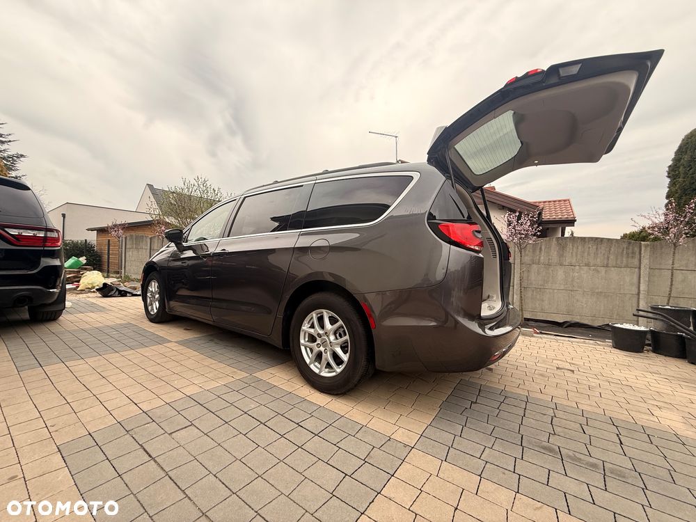 Chrysler Pacifica - 4